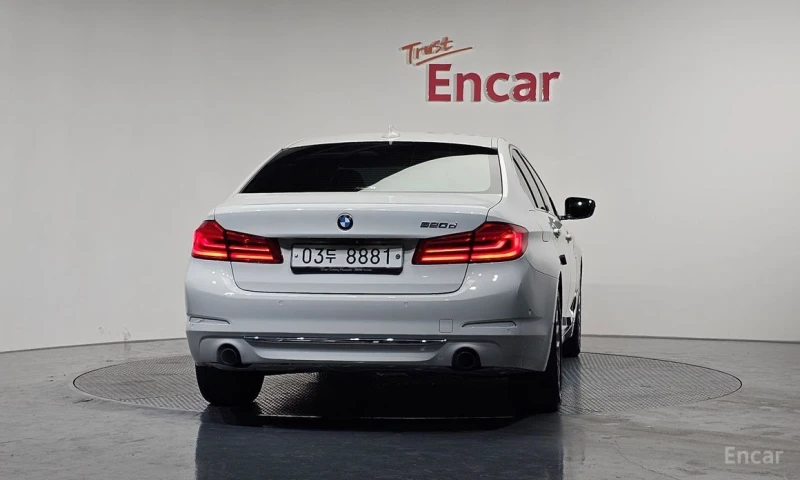 BMW 520, снимка 4 - Автомобили и джипове - 52944571