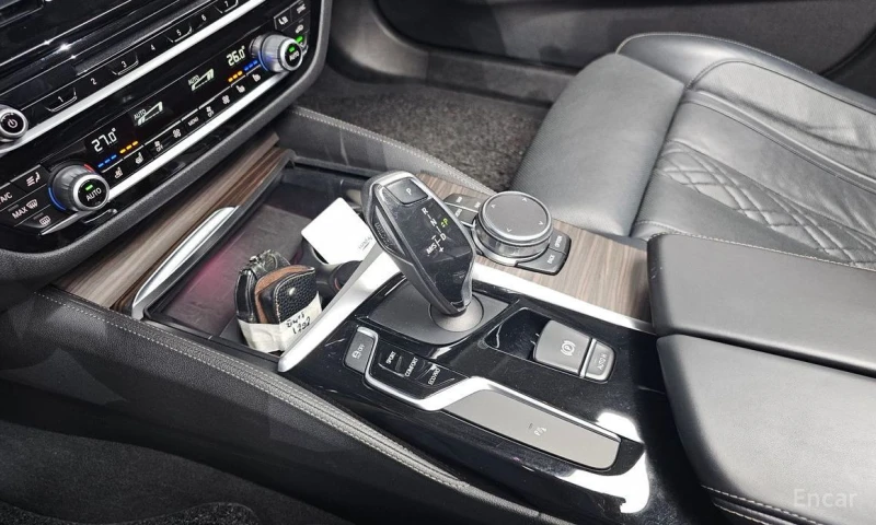 BMW 520, снимка 9 - Автомобили и джипове - 52944571