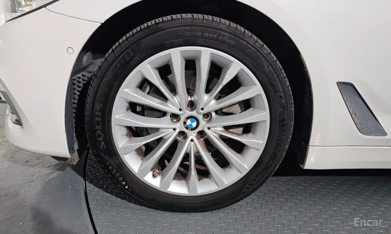 BMW 520, снимка 5 - Автомобили и джипове - 52944571