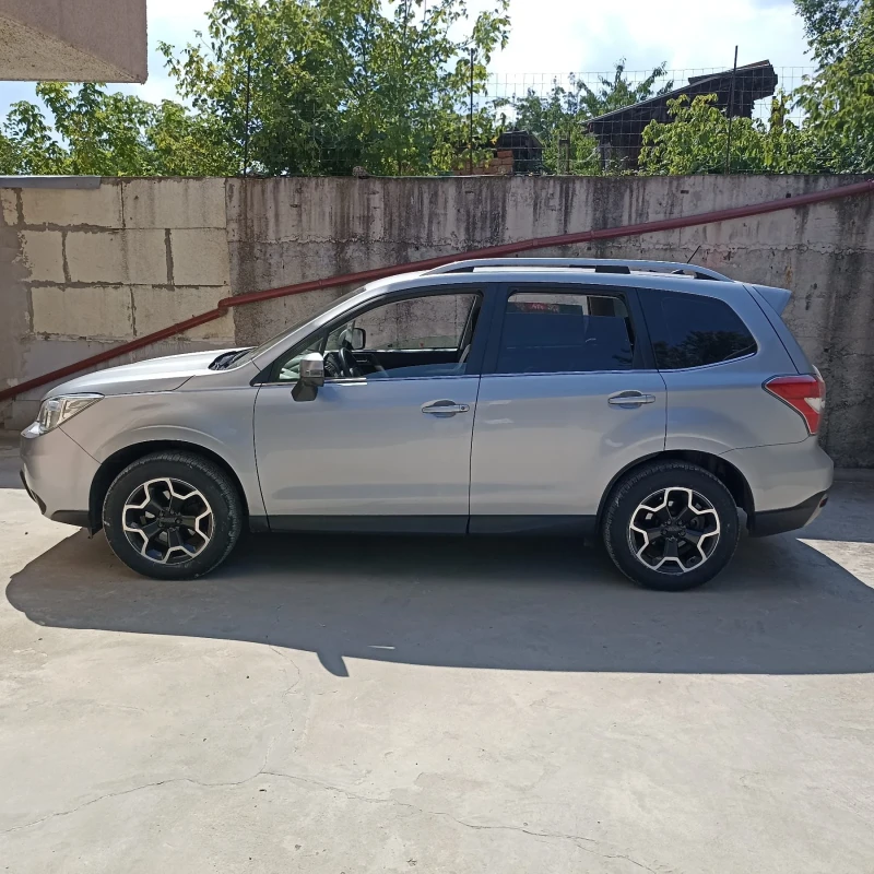 Subaru Forester 2.0i, снимка 2 - Автомобили и джипове - 53396638