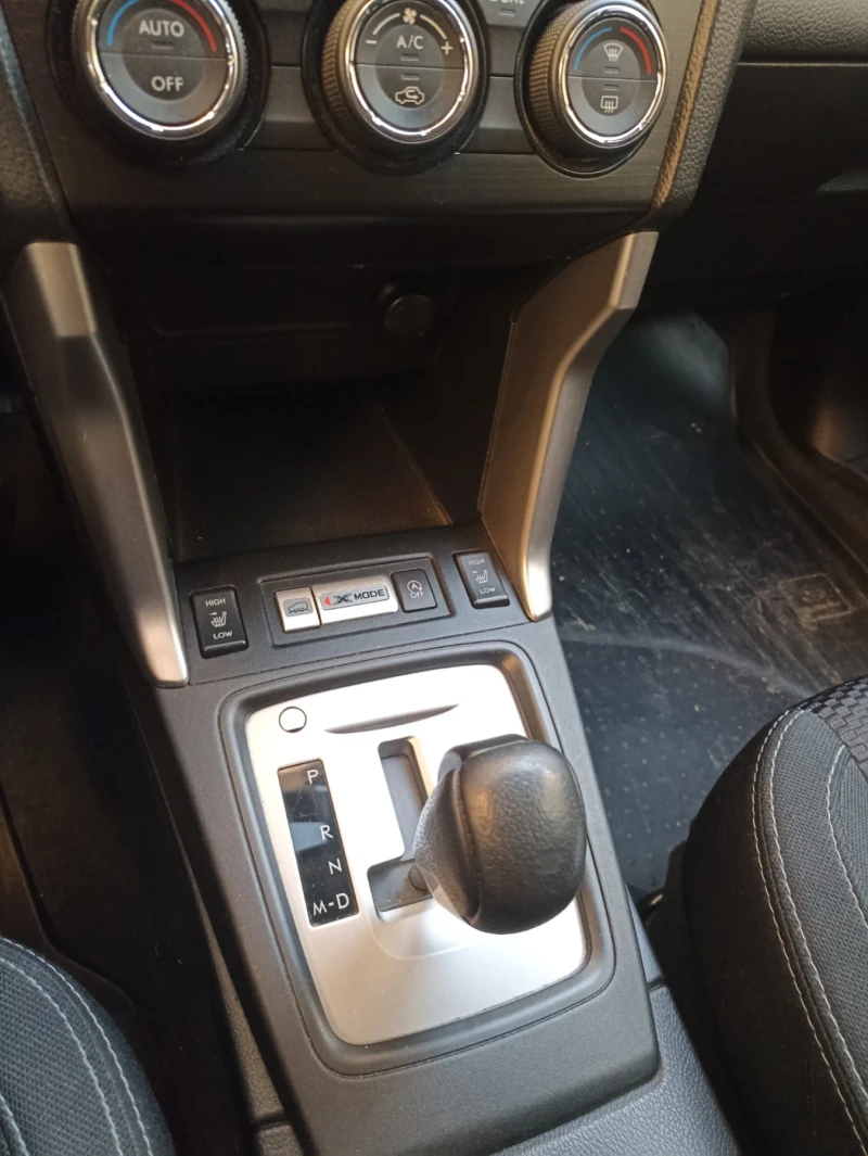 Subaru Forester 2.0i, снимка 12 - Автомобили и джипове - 53396638