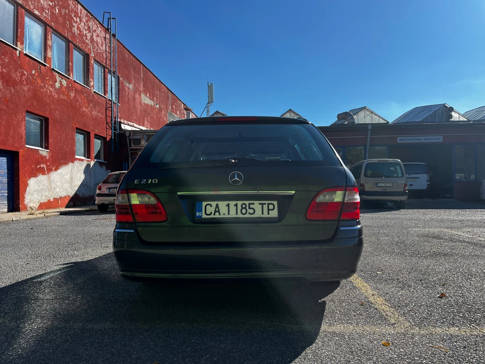 Mercedes-Benz E 270 Mercedes-Benz 2.7 CDI AVANTGARDE - изображение 8