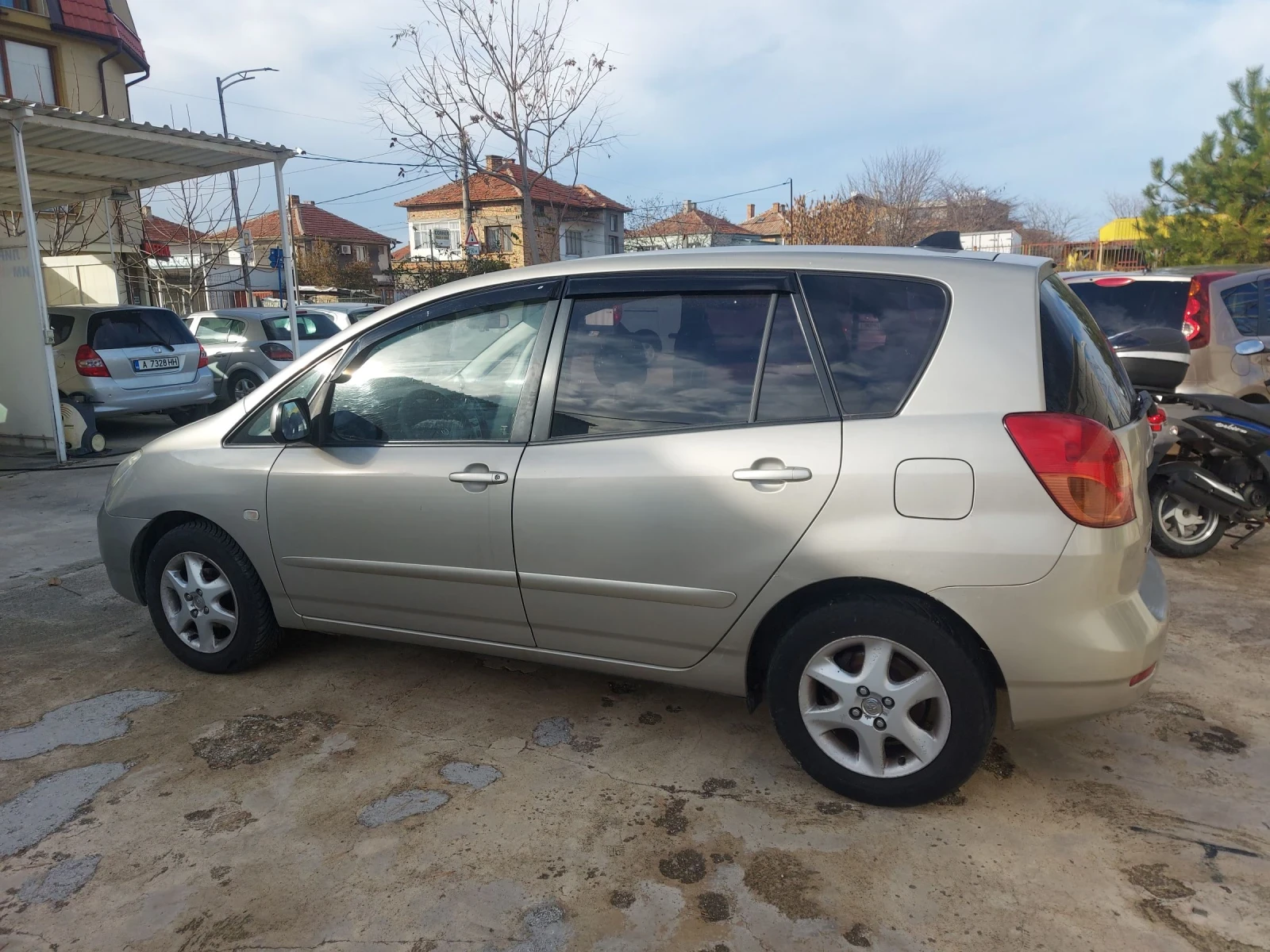 Toyota Corolla verso 1, 6 ГАЗ - изображение 3