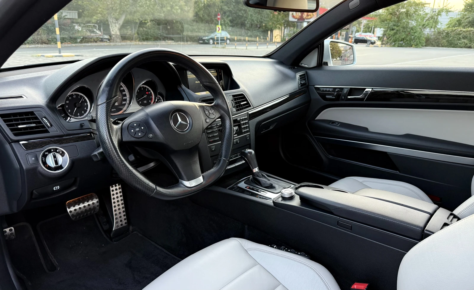 Mercedes-Benz E 350 COUPE| Harmon| Dynamic Seats| AMG Pack| V6  | Mobile.bg   6