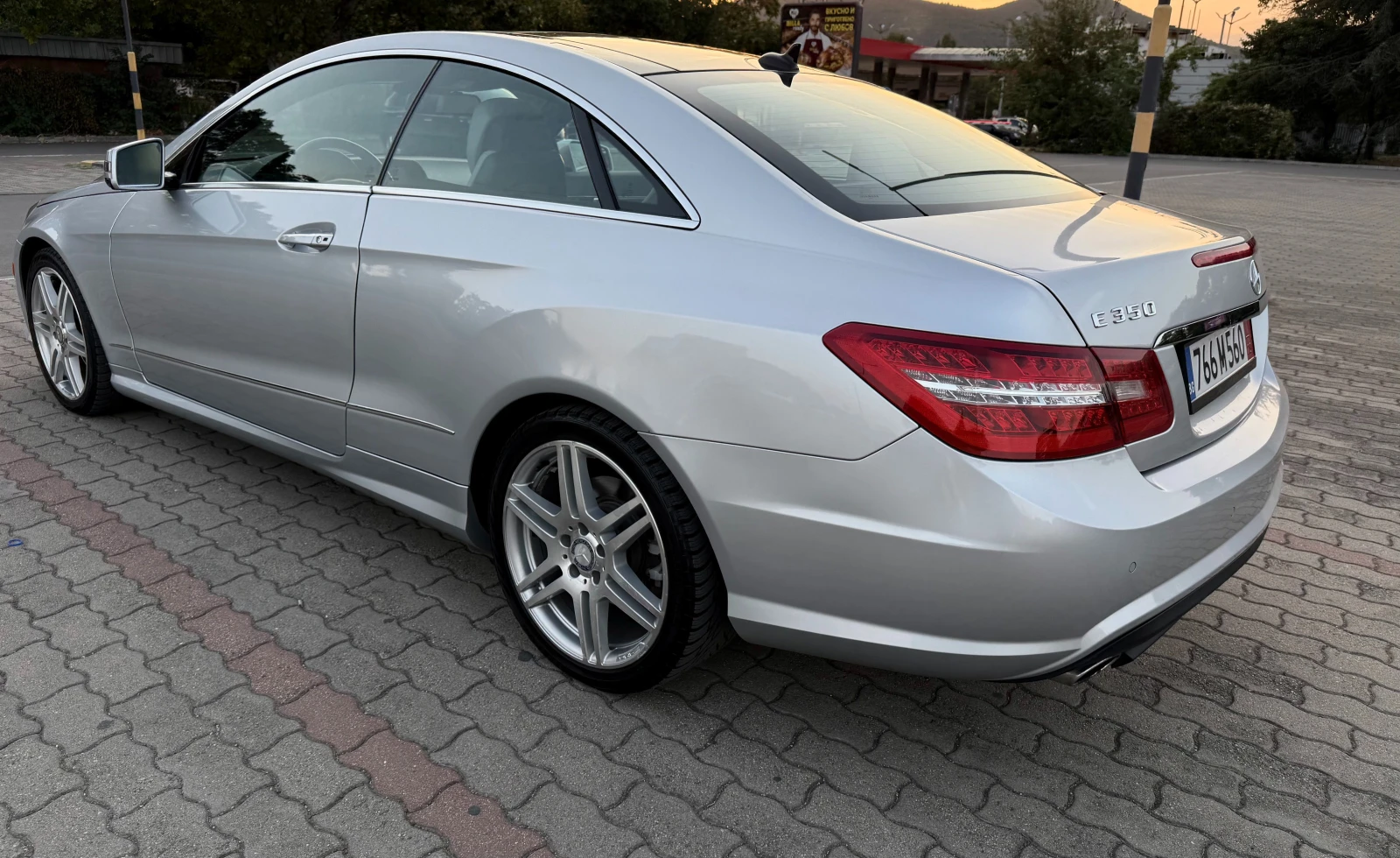 Mercedes-Benz E 350 COUPE| Harmon| Dynamic Seats| AMG Pack| V6  | Mobile.bg   4