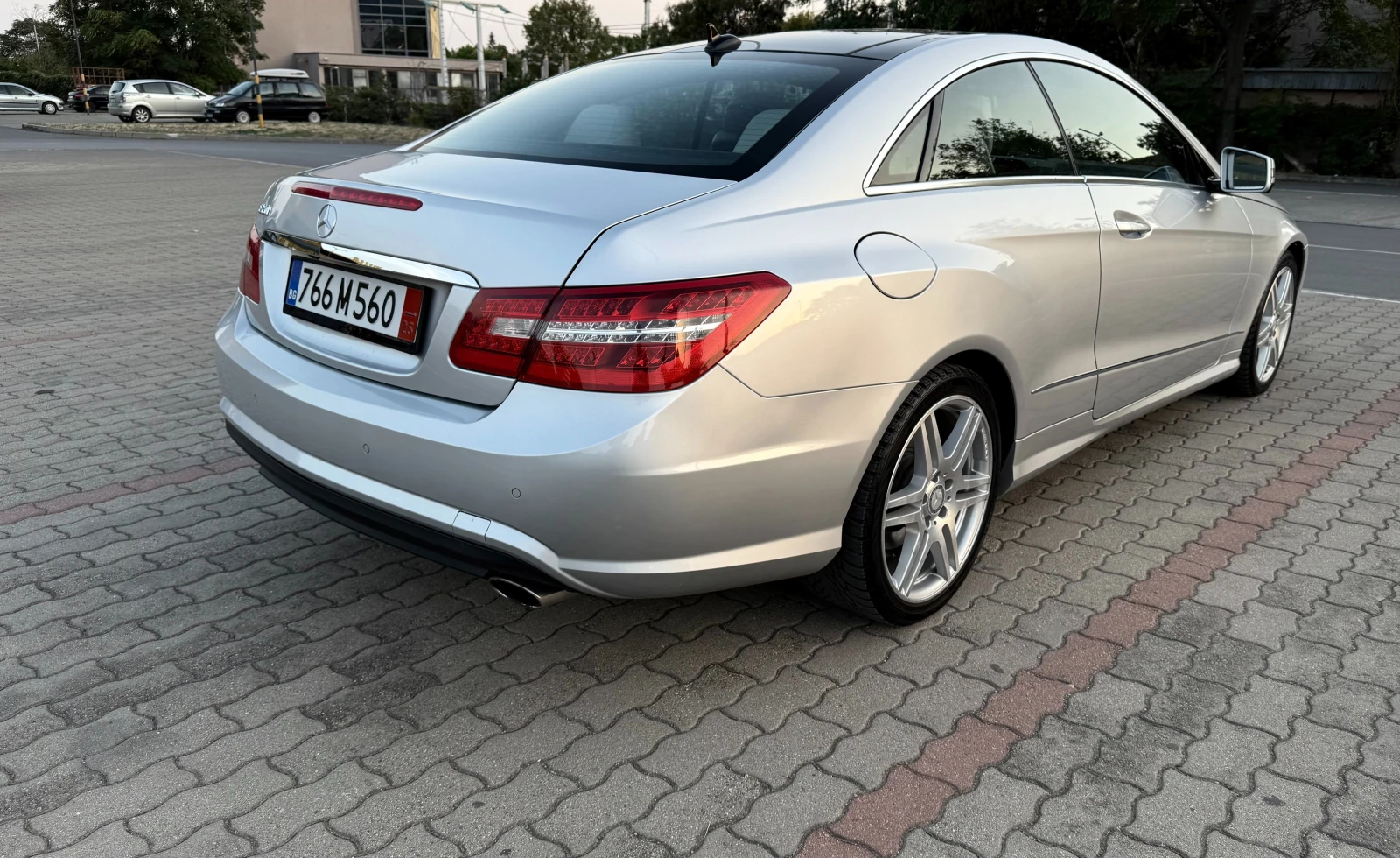 Mercedes-Benz E 350 COUPE| Harmon| Dynamic Seats| AMG Pack| V6  | Mobile.bg   3