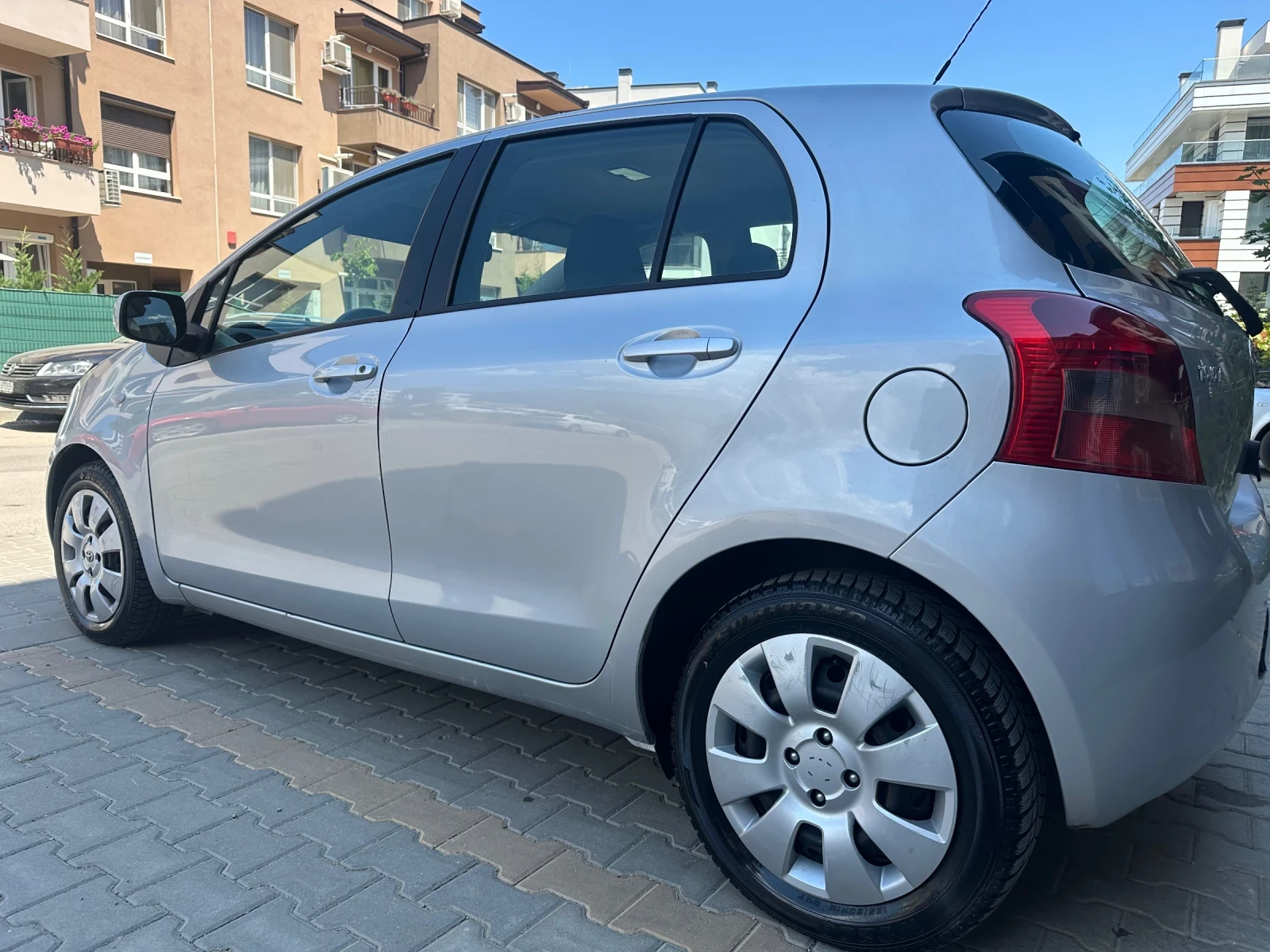 Toyota Yaris Автоматик 1.3 бензин - изображение 5