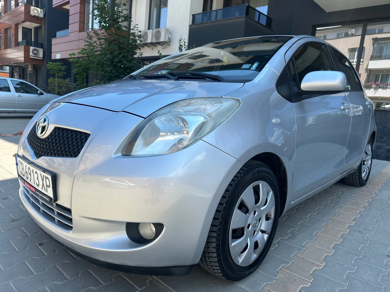 Toyota Yaris Автоматик 1.3 бензин - изображение 4