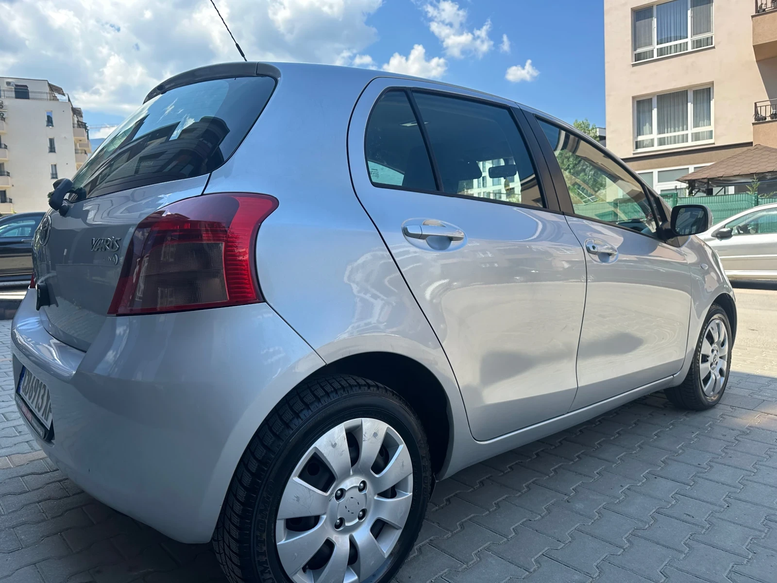Toyota Yaris Автоматик 1.3 бензин - изображение 6