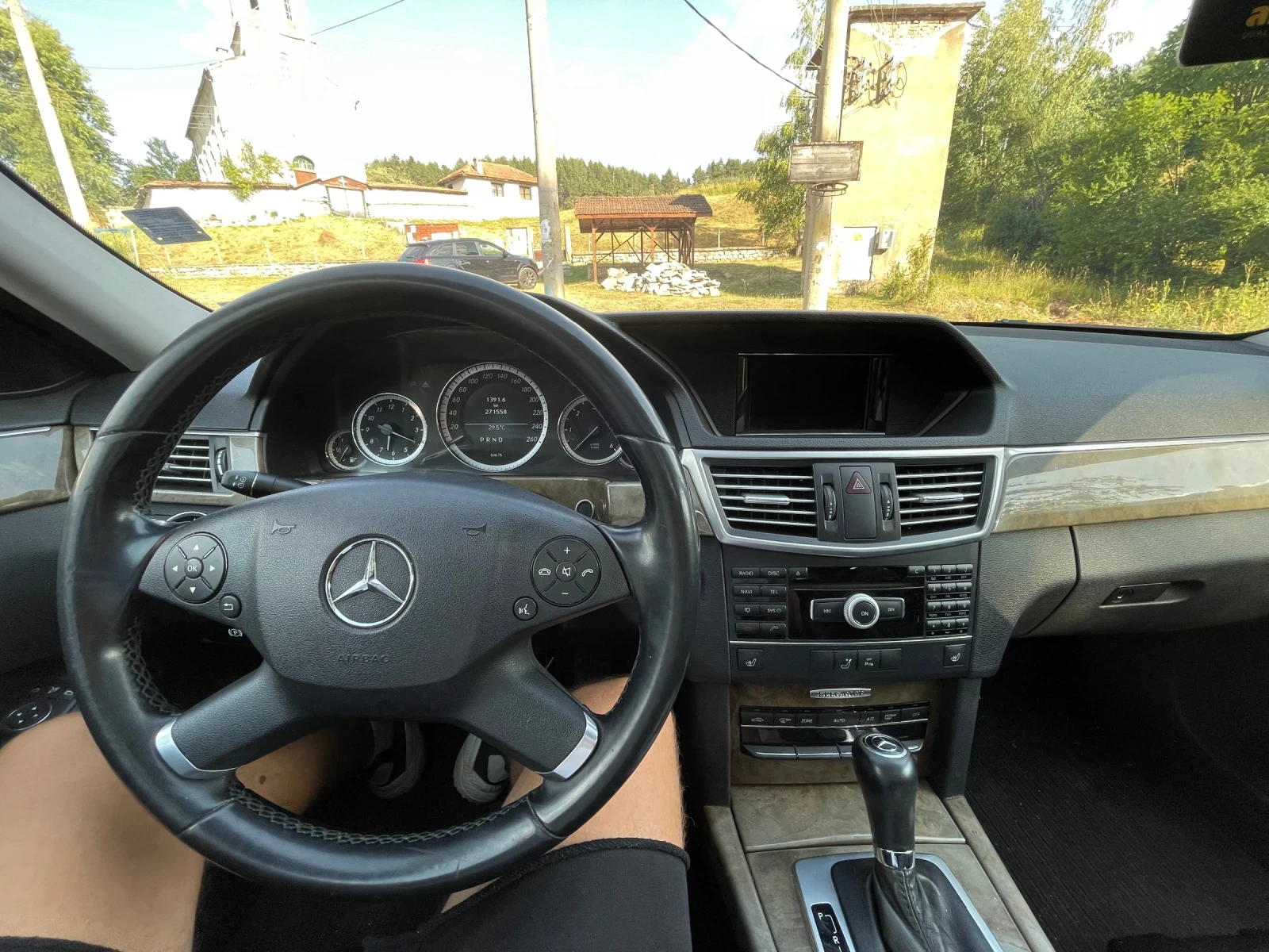 Mercedes-Benz E 220  - изображение 8