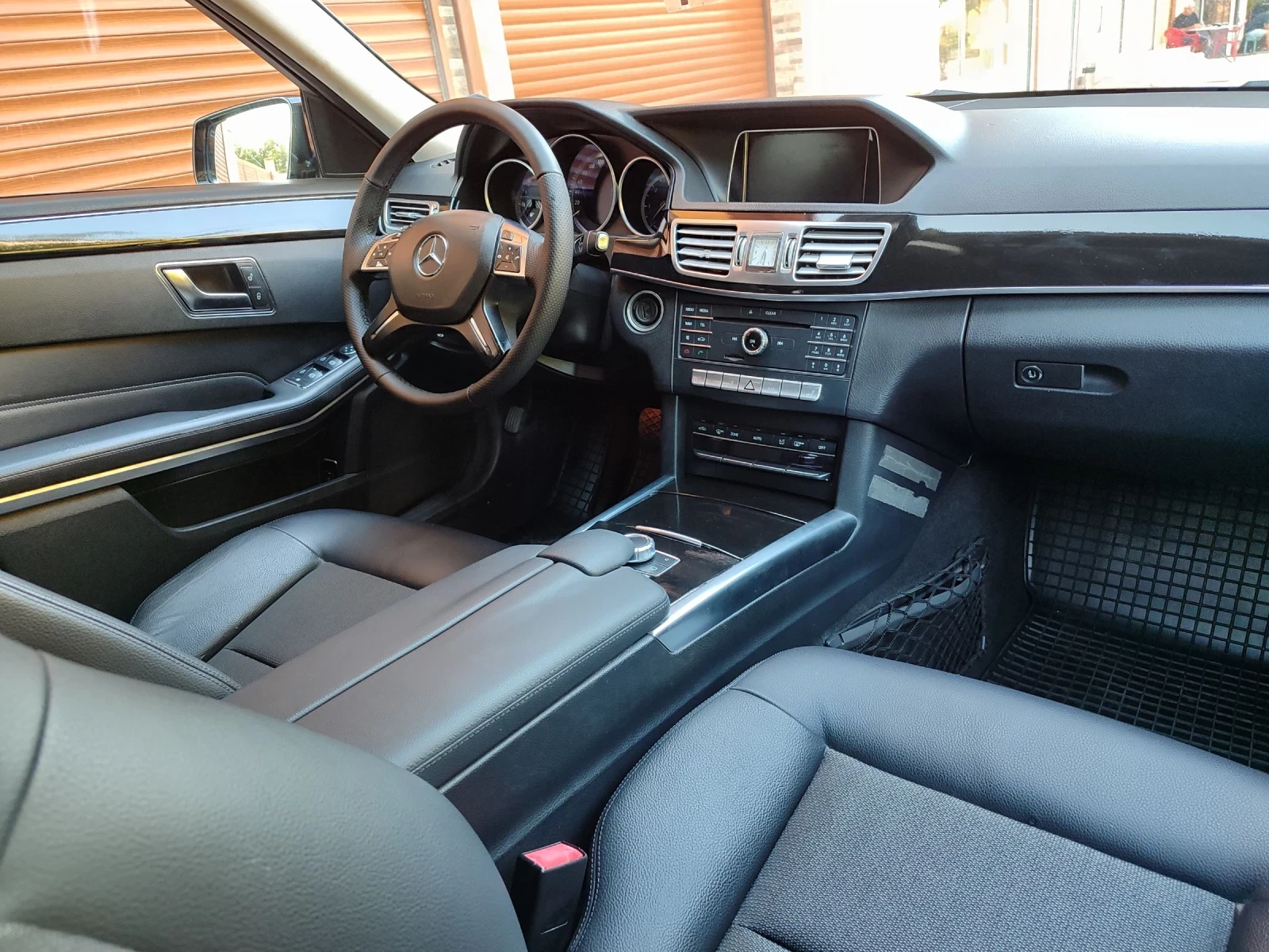 Mercedes-Benz E 220  - изображение 4