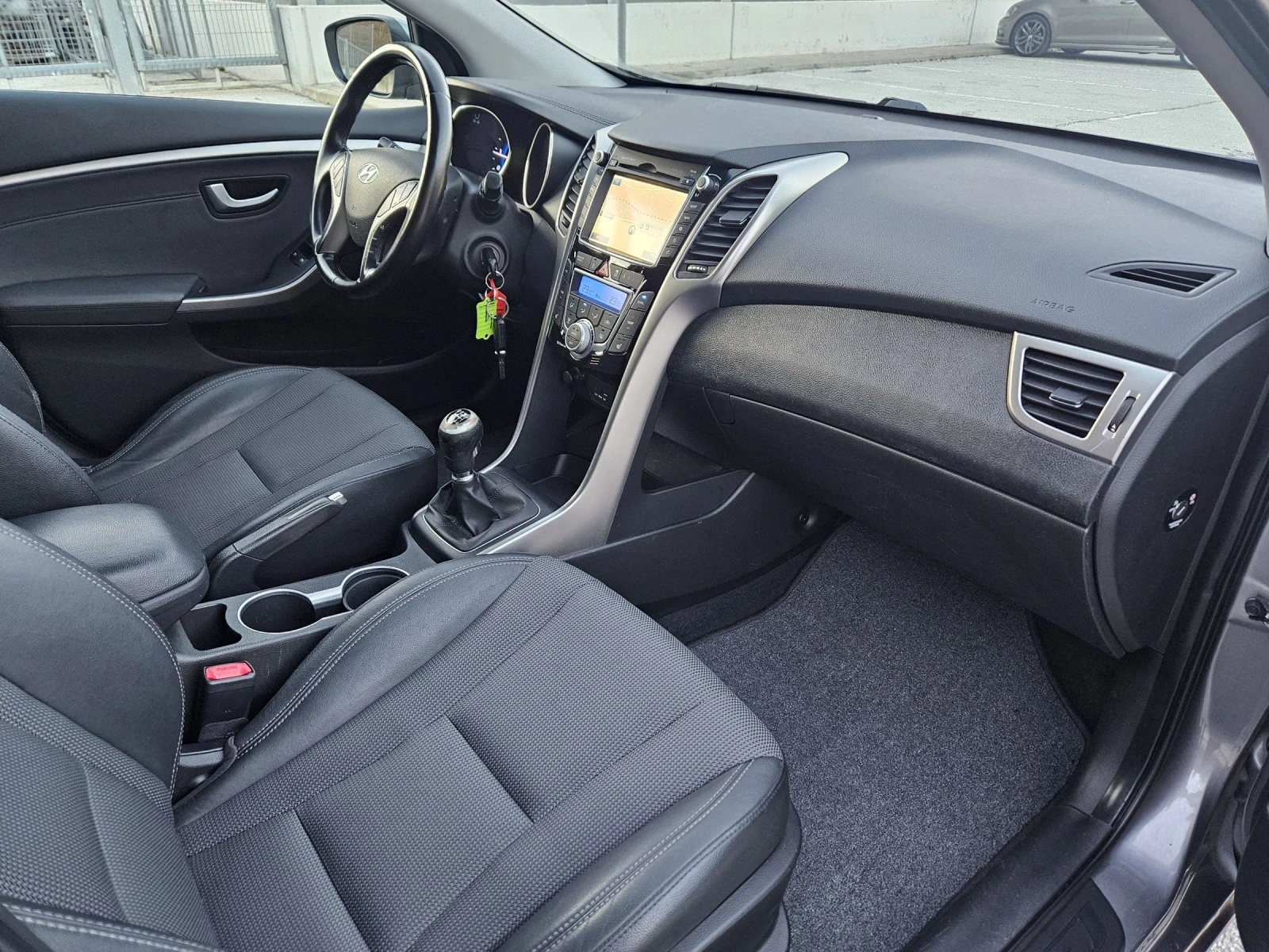 Hyundai I30 1.6 128 .. PREMIUM *  *  *  | Mobile.bg   12