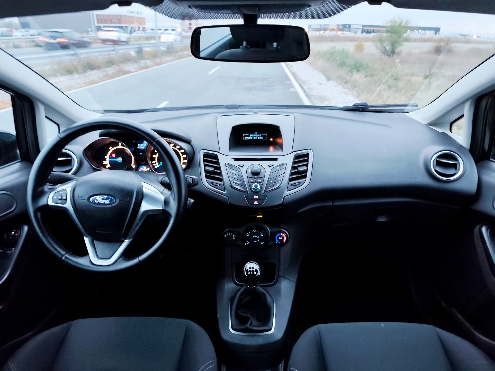 Ford Fiesta 1.5 TDCI  - изображение 9