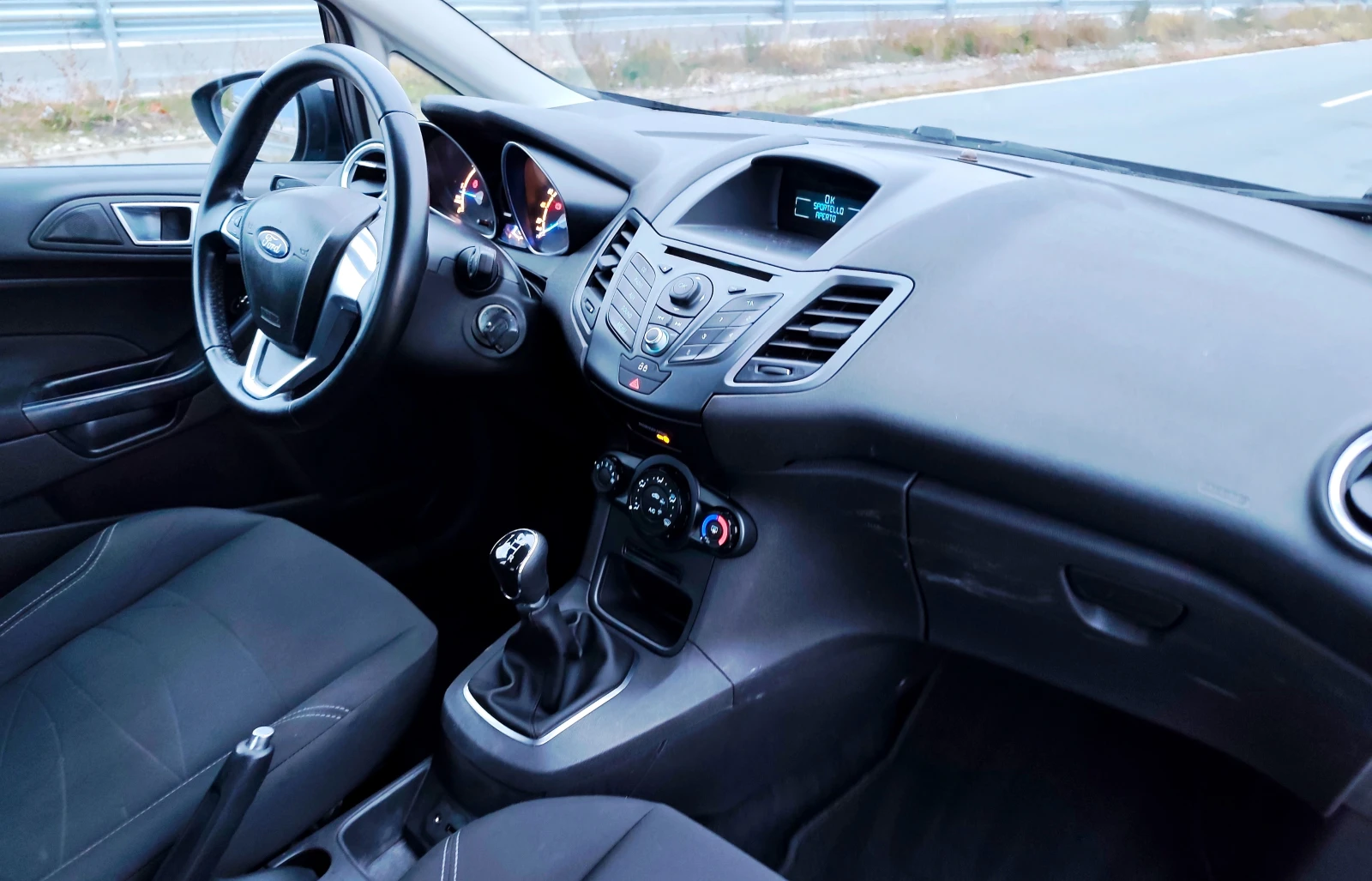 Ford Fiesta 1.5 TDCI  - изображение 8