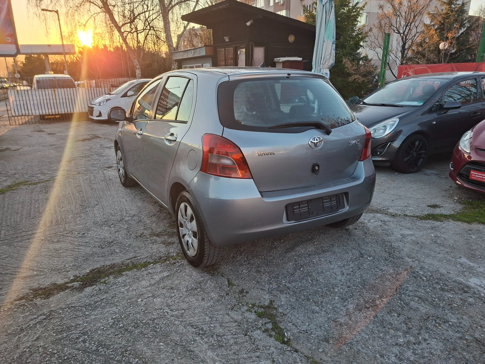 Toyota Yaris 1.0i* 36м. х 102EUR.*  - изображение 4