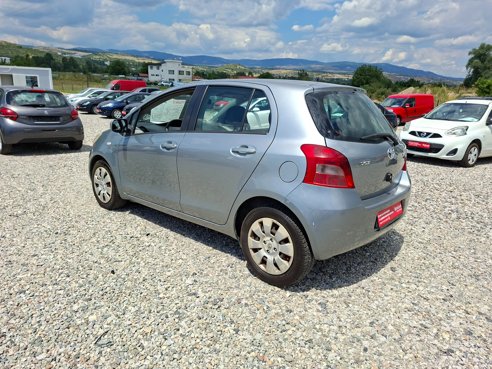 Toyota Yaris 1.0i* 36м. х 102EUR.* , снимка 3 - Автомобили и джипове - 53635541