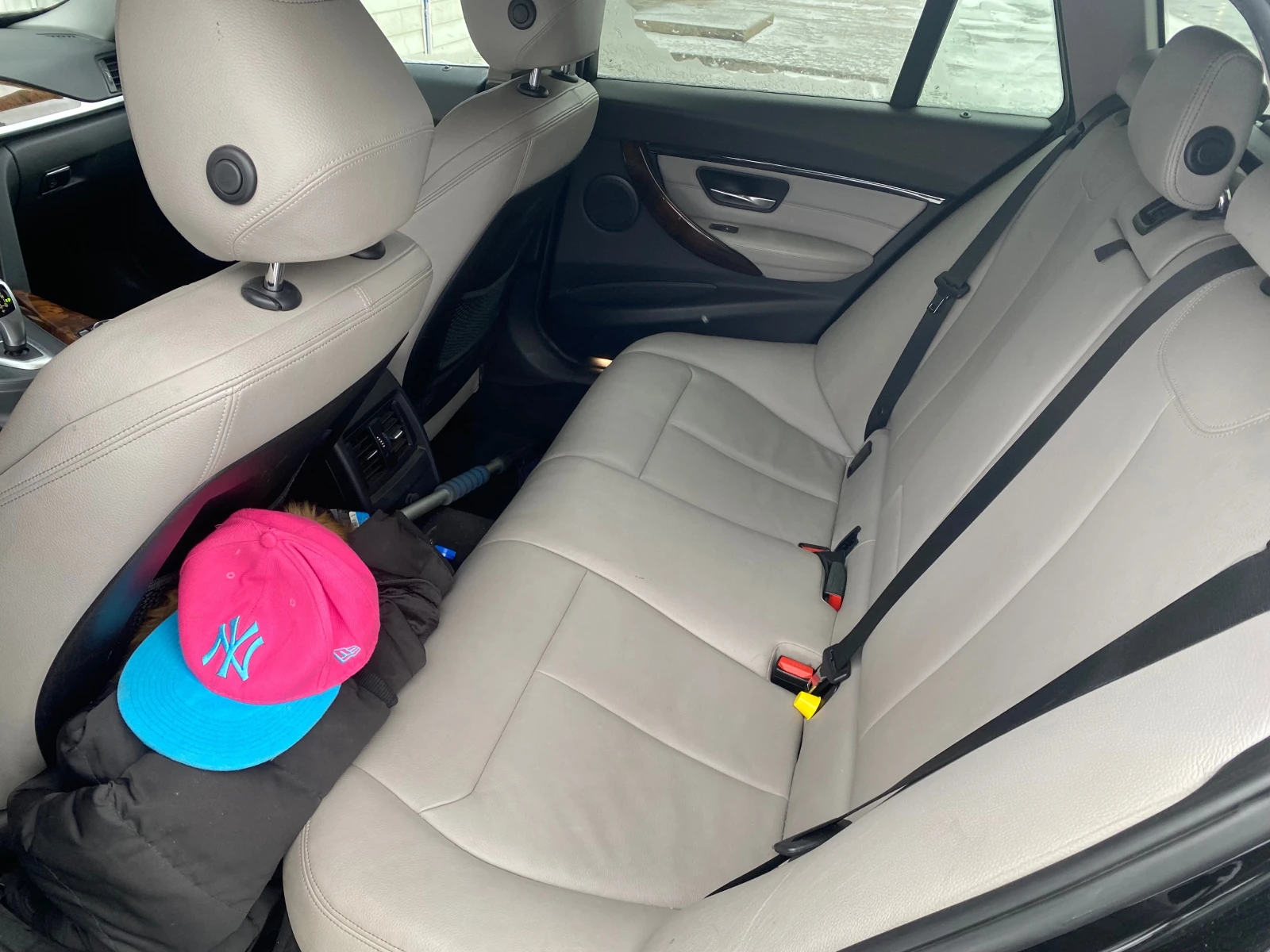 BMW 320 4x4 хибрид - изображение 8