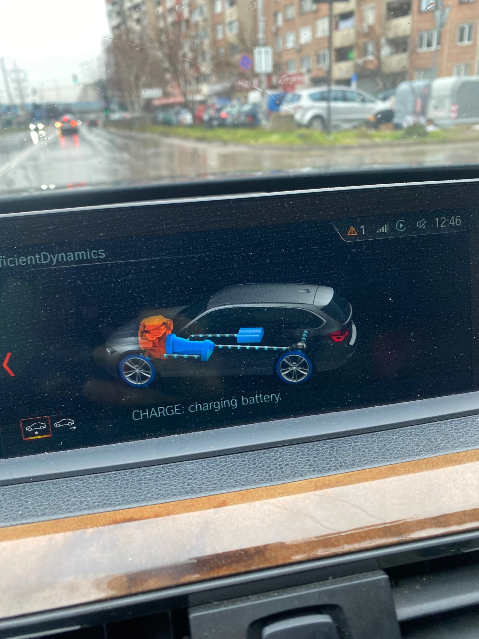 BMW 320 4x4 хибрид - изображение 6