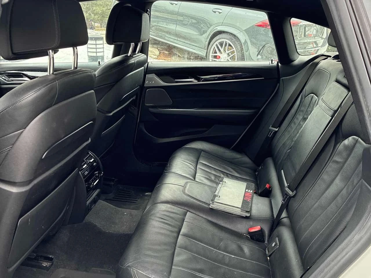 BMW 640 i xDrive/360/ПАНОРАМА/ПОДГРЕВИ/ПРЕДСТАВИТЕЛСТВО, снимка 10 - Автомобили и джипове - 53738855