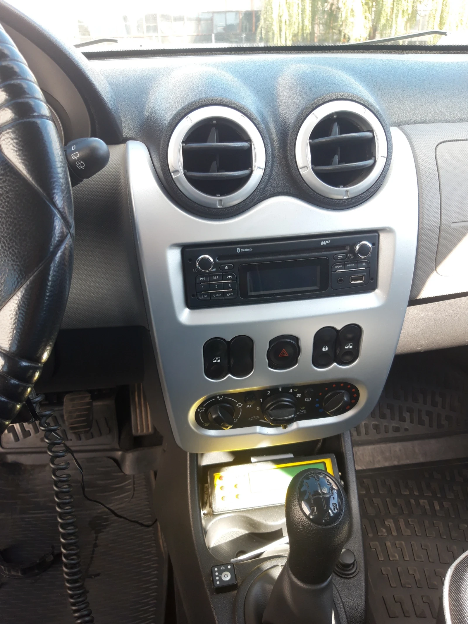 Dacia Sandero, снимка 10 - Автомобили и джипове - 53754473