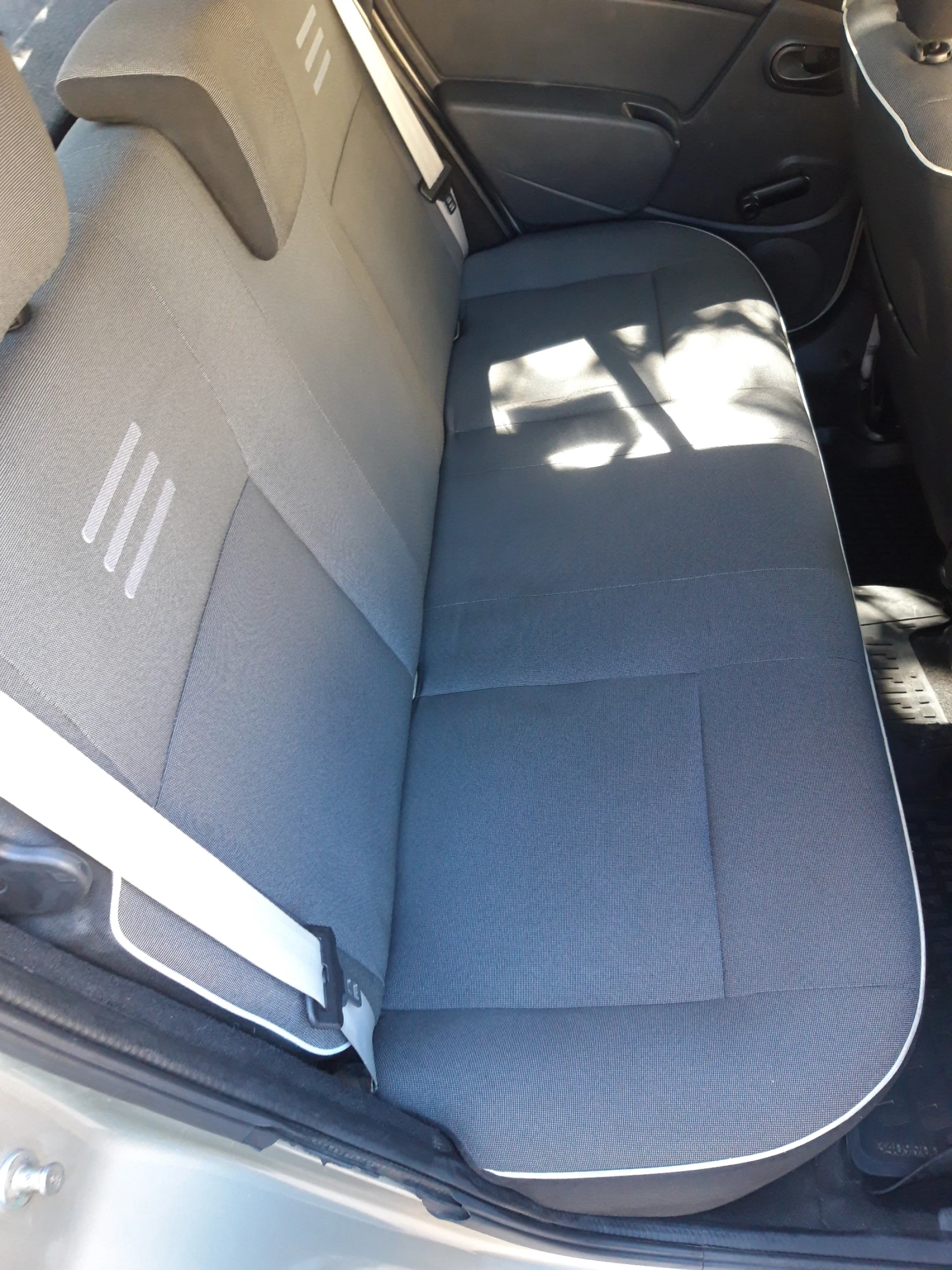 Dacia Sandero, снимка 3 - Автомобили и джипове - 53754473