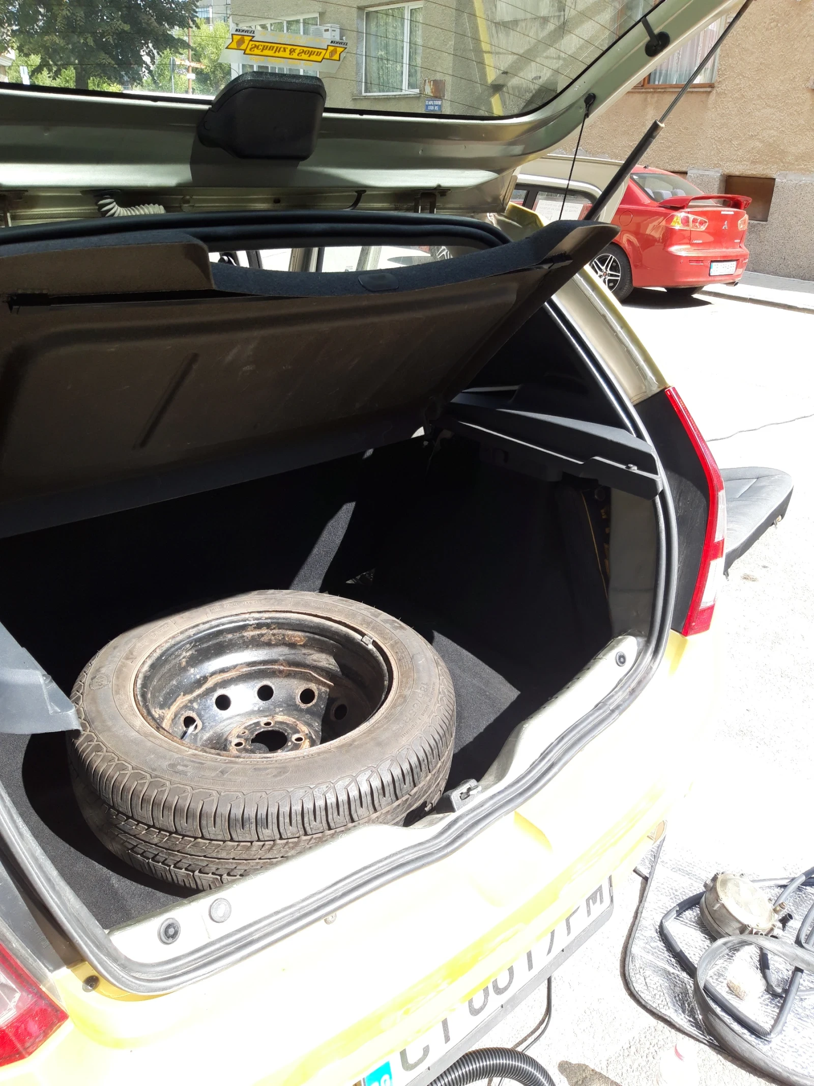 Dacia Sandero, снимка 6 - Автомобили и джипове - 53754473