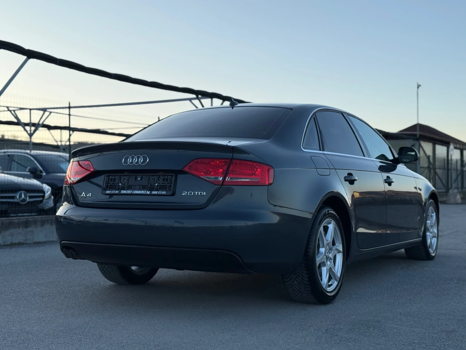 Audi A4 2.0-TDI-LED-NAVI-XENON-BI XENON-AUTOMAT-PARKTRONIK, снимка 6 - Автомобили и джипове - 53830378