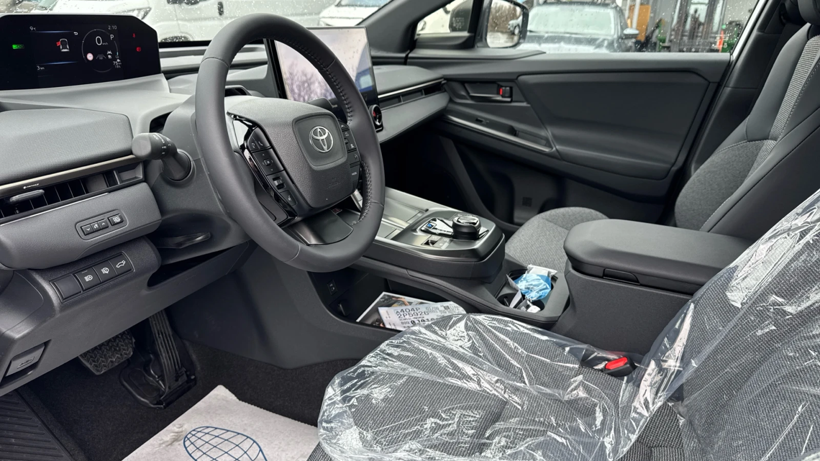 Toyota bZ4X EXECUTUVE 4WD, снимка 14 - Автомобили и джипове - 53971359