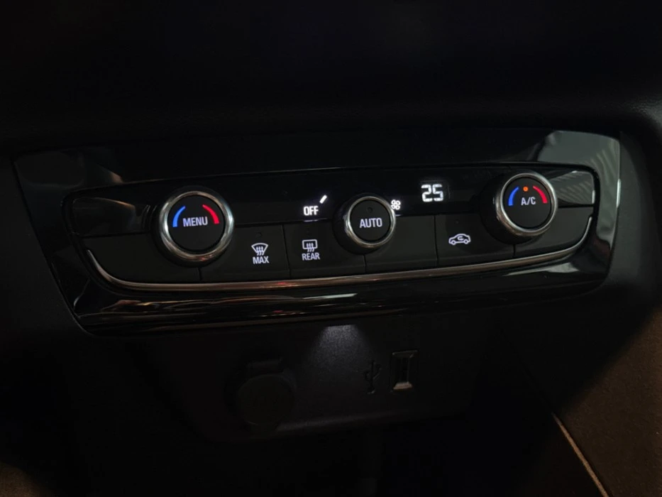 Opel Corsa Corsa-e Edition, снимка 13 - Автомобили и джипове - 53997261