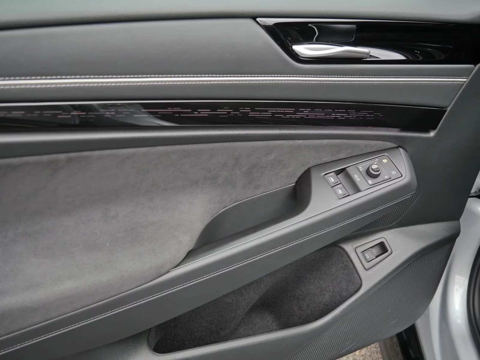 VW ID.7 PRO MATRIX IQ DRIVE 360-CAMERA, снимка 11 - Автомобили и джипове - 54259265