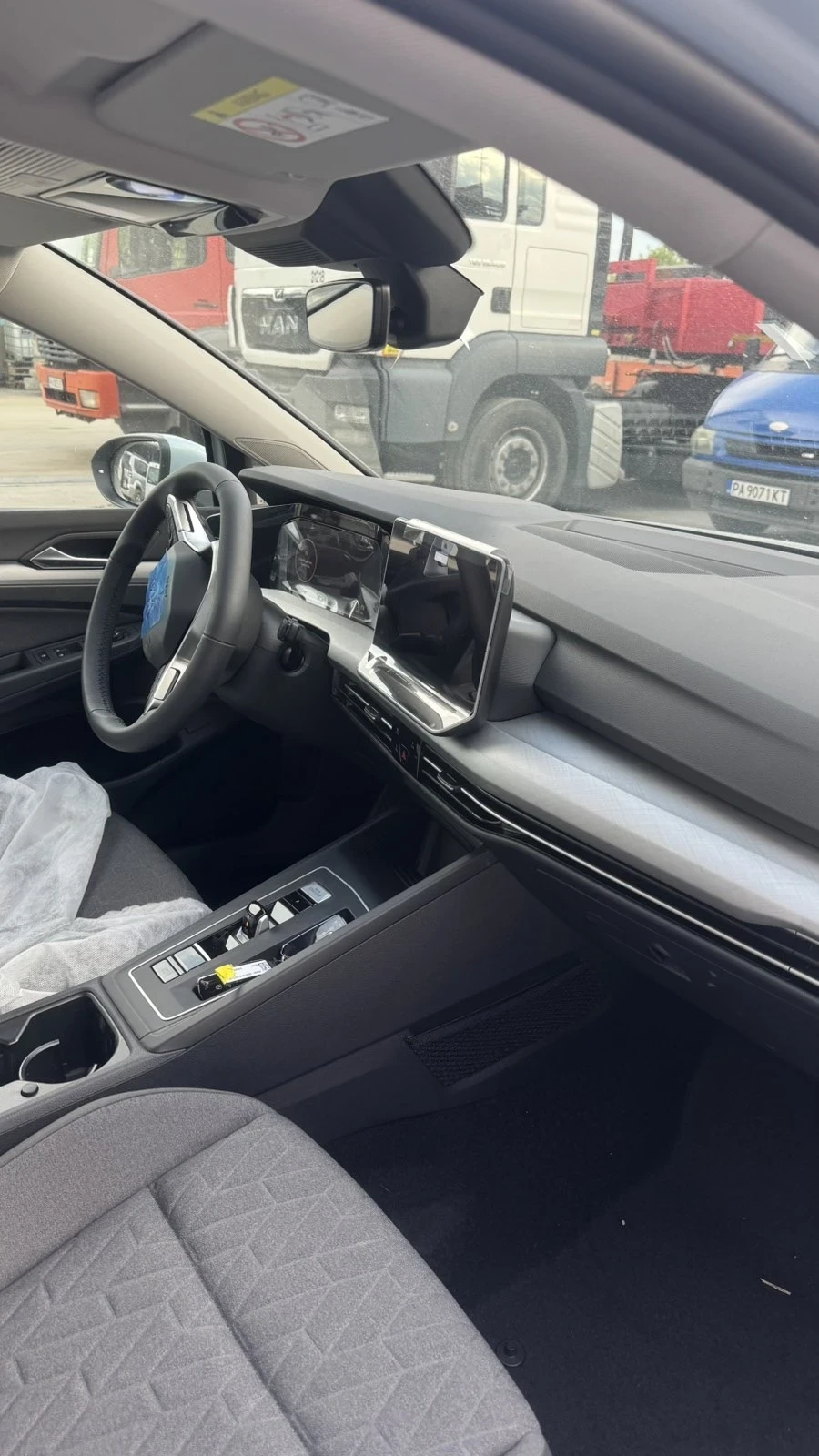 VW Golf Facelift 1.5 eTSI DSG, снимка 7 - Автомобили и джипове - 54543606