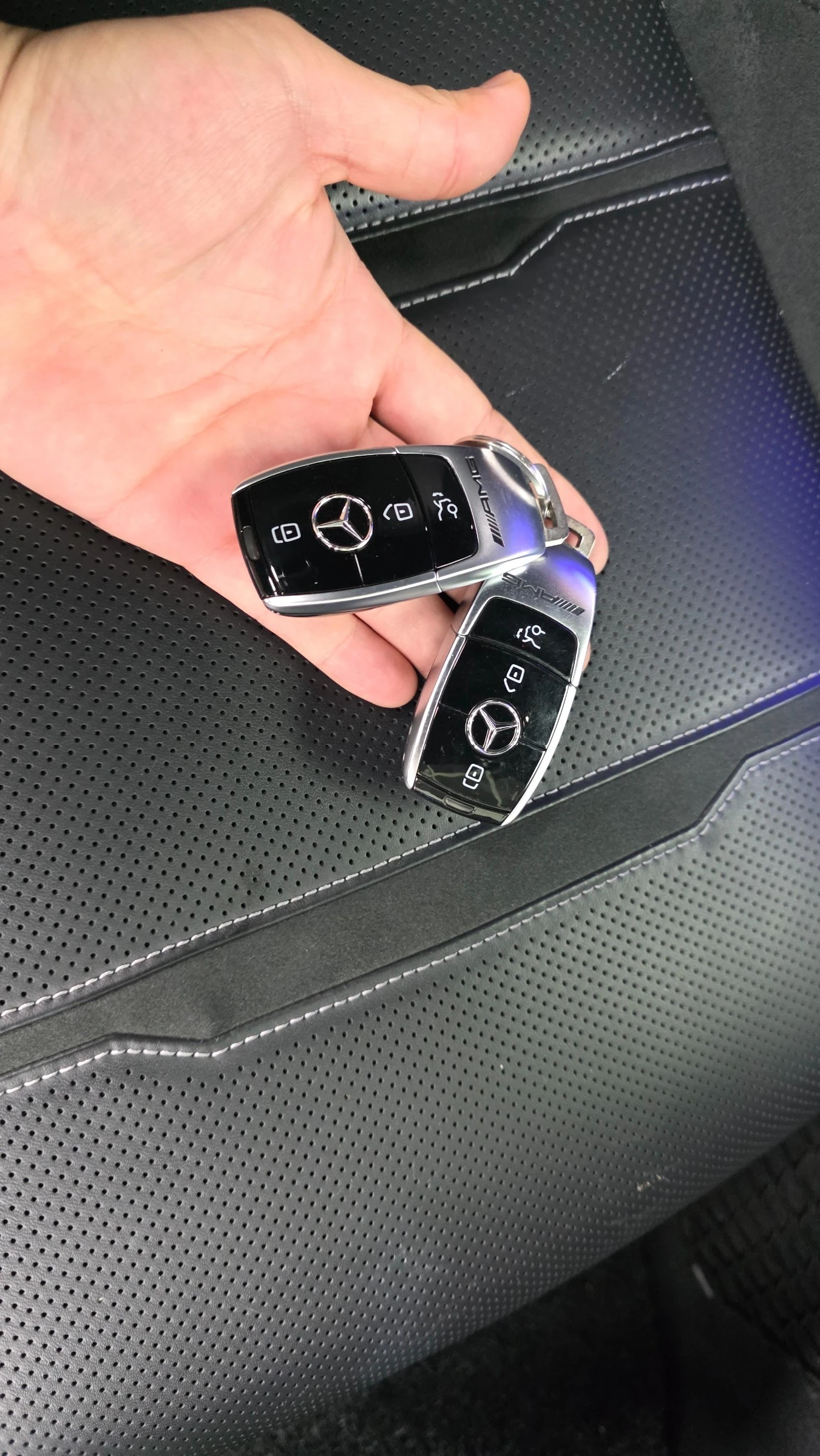Mercedes-Benz AMG GT 43* 4MATIC+ * BURMESTER* ПОДГРЕВ* ОБДУХВАНЕ* 360КА, снимка 16 - Автомобили и джипове - 55212264