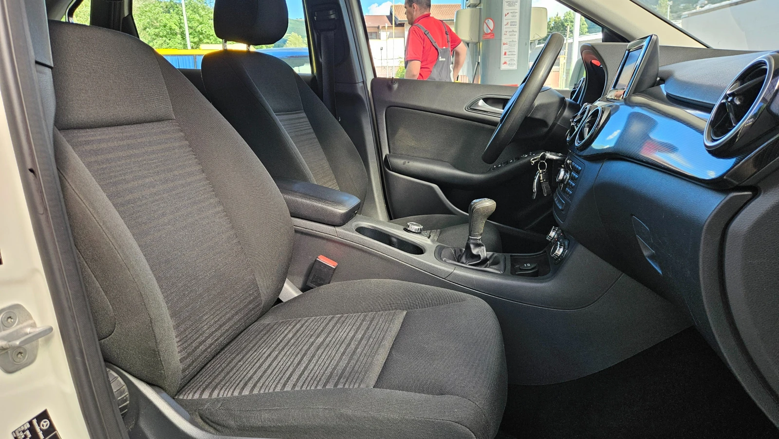 Mercedes-Benz B 200 2.0 Cdi NAVIG/KLIMATR/6skorost, снимка 12 - Автомобили и джипове - 55291944