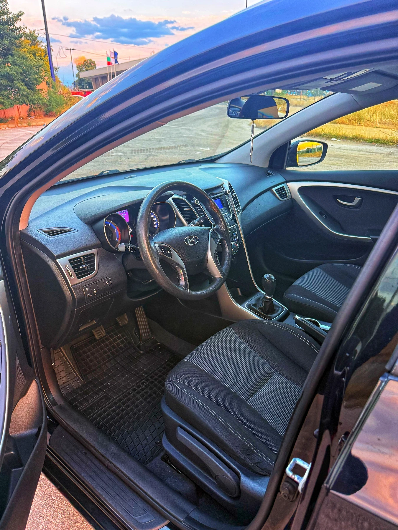 Hyundai I30 1.4 CRDI - БЕЗ АНАЛОГ!, снимка 8 - Автомобили и джипове - 55609276