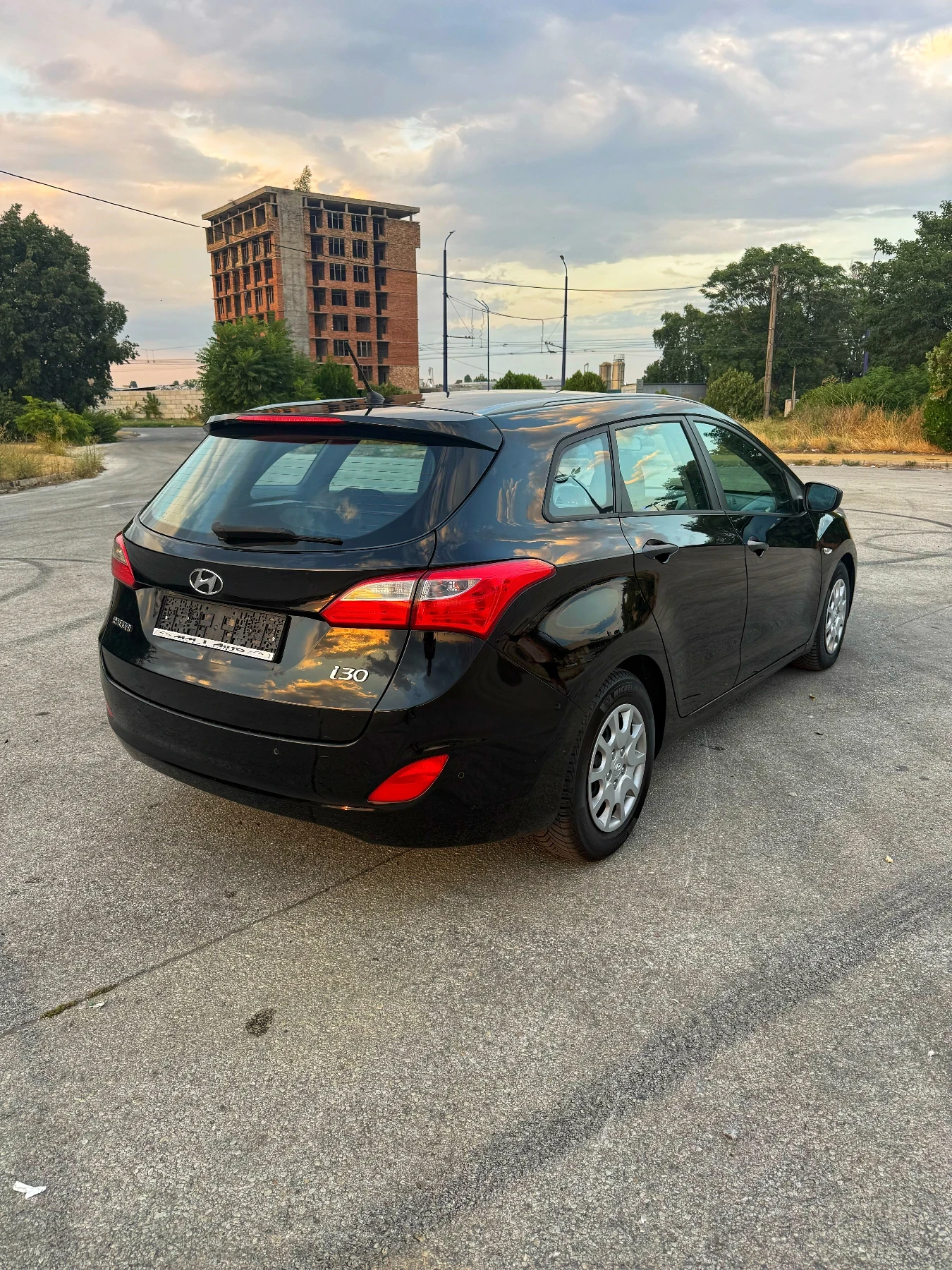 Hyundai I30 1.4 CRDI - БЕЗ АНАЛОГ!, снимка 5 - Автомобили и джипове - 55609276