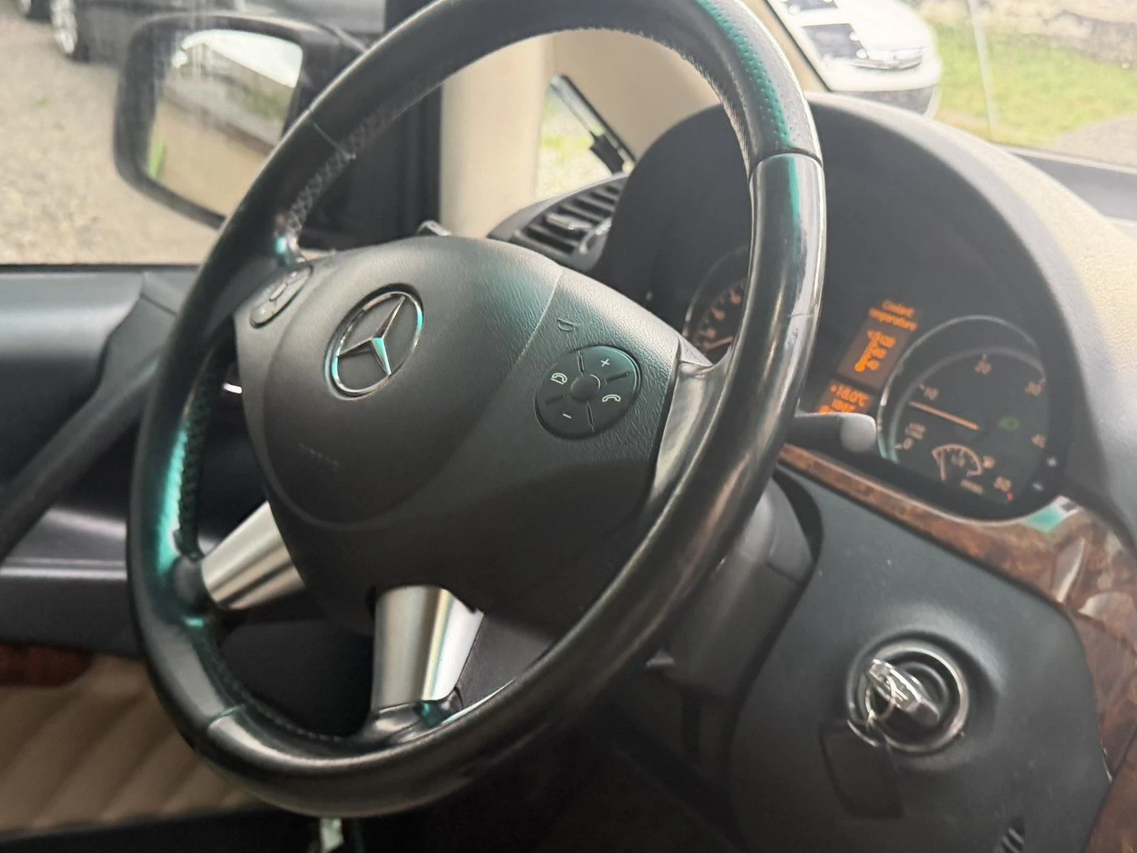 Mercedes-Benz Viano 3.0 CDI  224к.с. автомат AMBIENTE., снимка 16 - Автомобили и джипове - 55631196