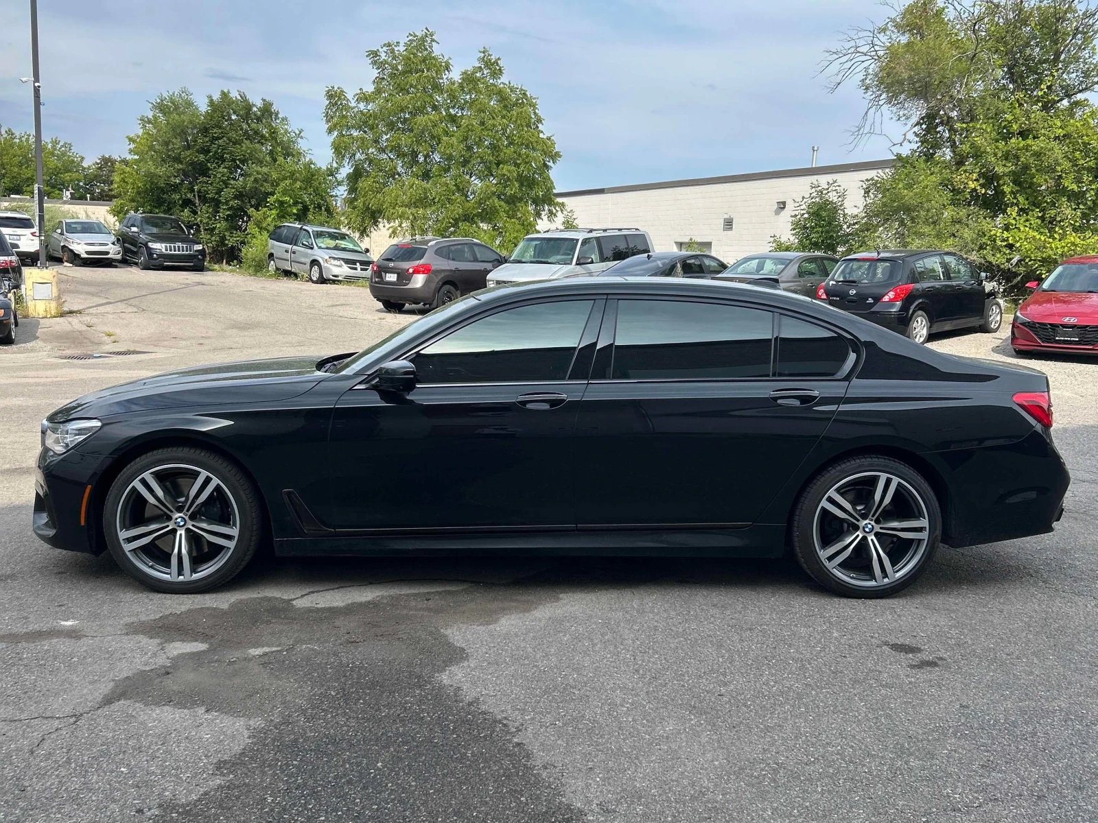 BMW 750 * xDrive Sedan* АВТОКРЕДИТ БЕЗ ПЪРВОНАЧАЛНА ВНОСКА, снимка 2 - Автомобили и джипове - 55973833