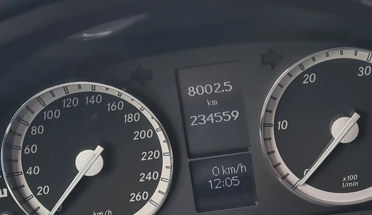 Mercedes-Benz C 220, снимка 8 - Автомобили и джипове - 56539887