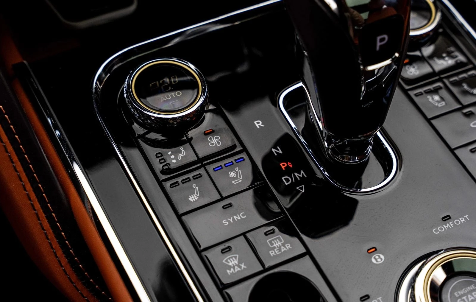 Bentley Flying Spur 4.0 V8 AWD, снимка 8 - Автомобили и джипове - 56560950