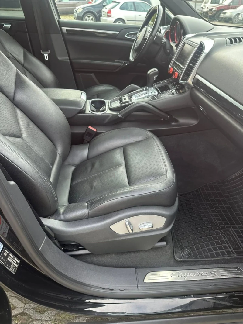 Porsche Cayenne 3.0 TDI/нови зимни гуми, снимка 11 - Автомобили и джипове - 52585832