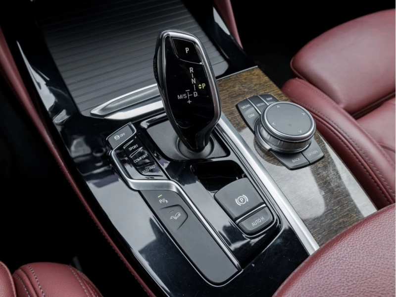 BMW X4 * АВТО КРЕДИТ* ЦЕНА ДО БГ * СЕРВИЗНА ИСТОРИЯ * , снимка 15 - Автомобили и джипове - 52908555