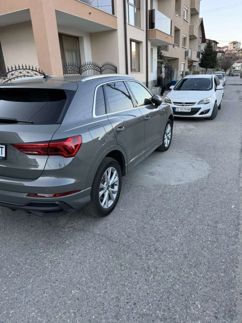 Audi Q3 2.0, снимка 8 - Автомобили и джипове - 55351624