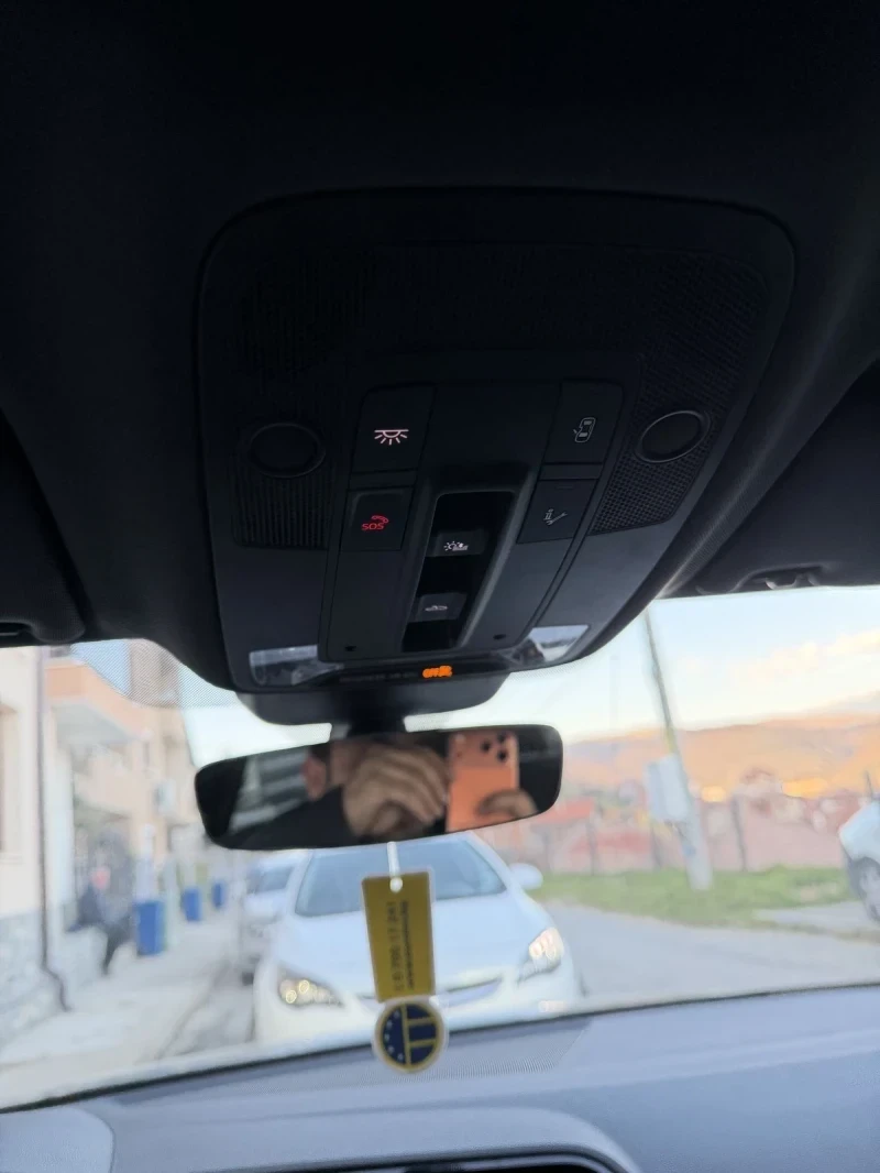 Audi Q3 2.0, снимка 9 - Автомобили и джипове - 55351624