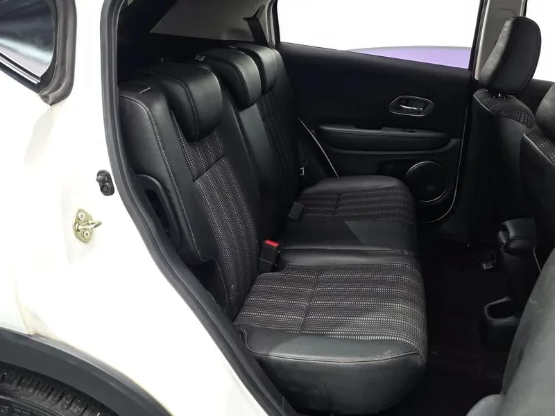 Honda Hr-v 1.8, снимка 11 - Автомобили и джипове - 55740144