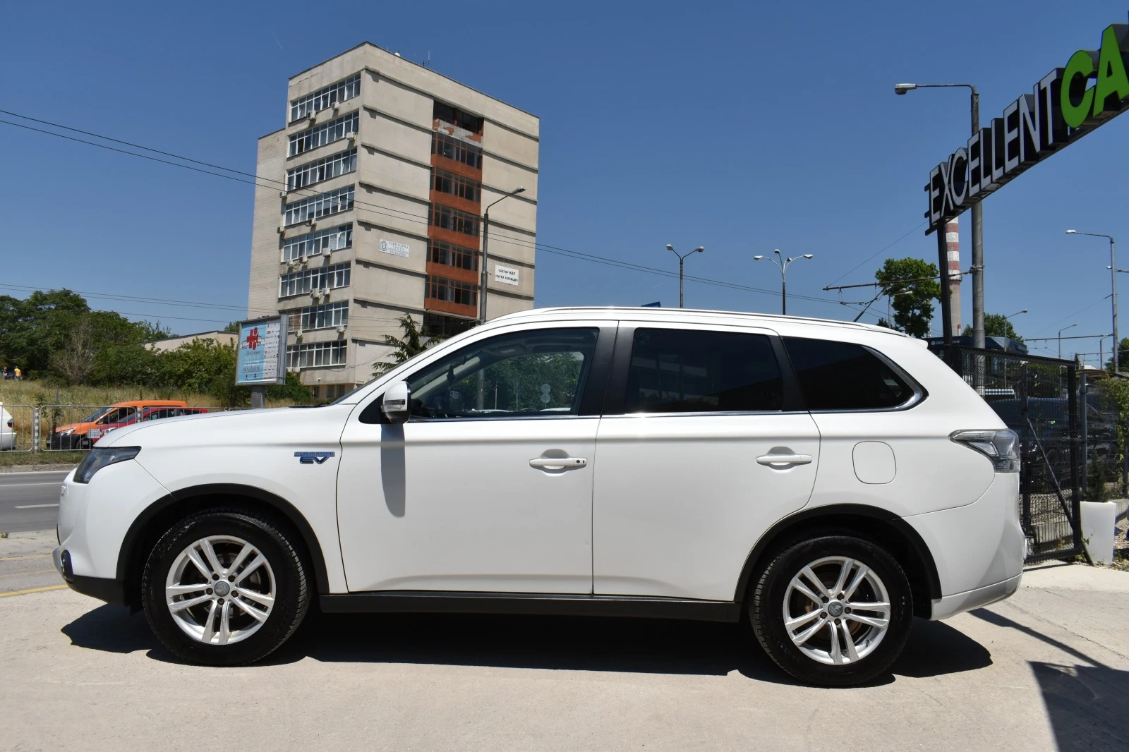 Mitsubishi Outlander 2.0i* PHEV* FULL* WHITE-PEARL* ROCKFORD - изображение 3