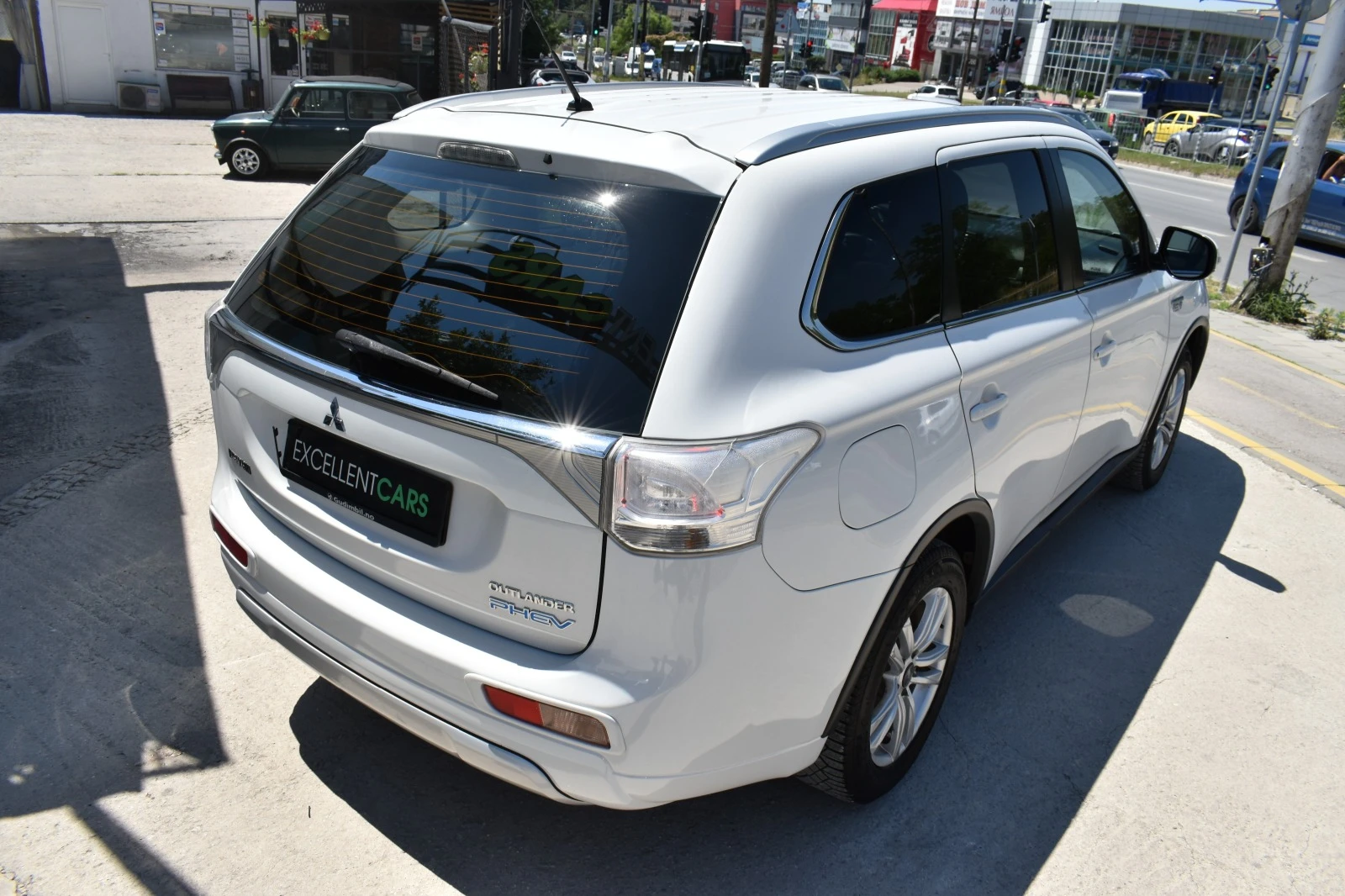 Mitsubishi Outlander 2.0i* PHEV* FULL* WHITE-PEARL* ROCKFORD - изображение 5