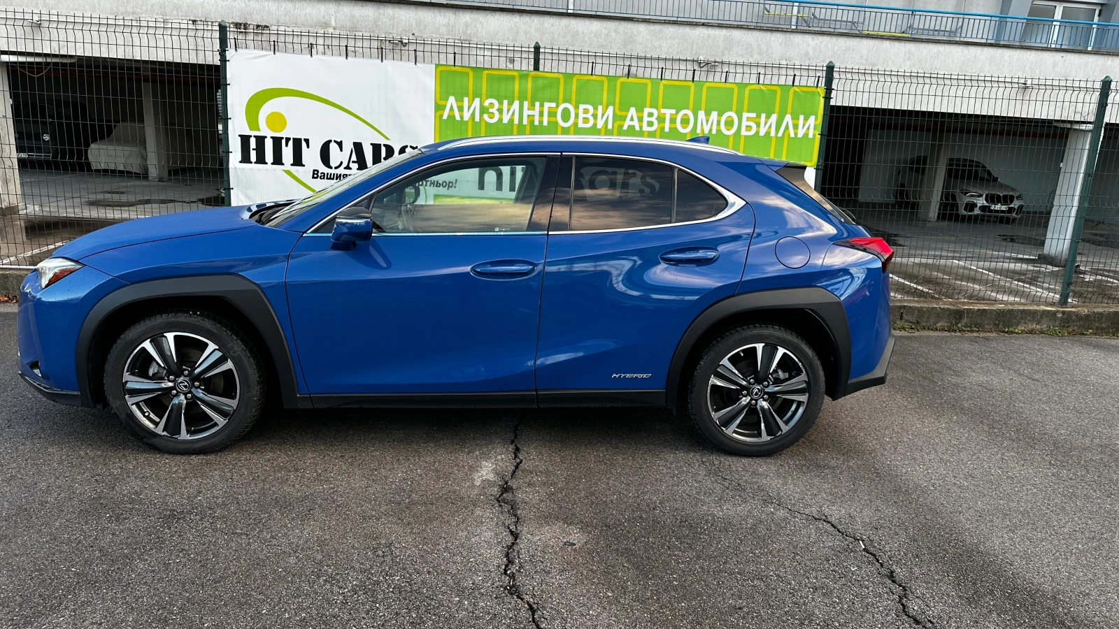 Lexus UX 250h 2.0 Hybrid 4x4 - изображение 4