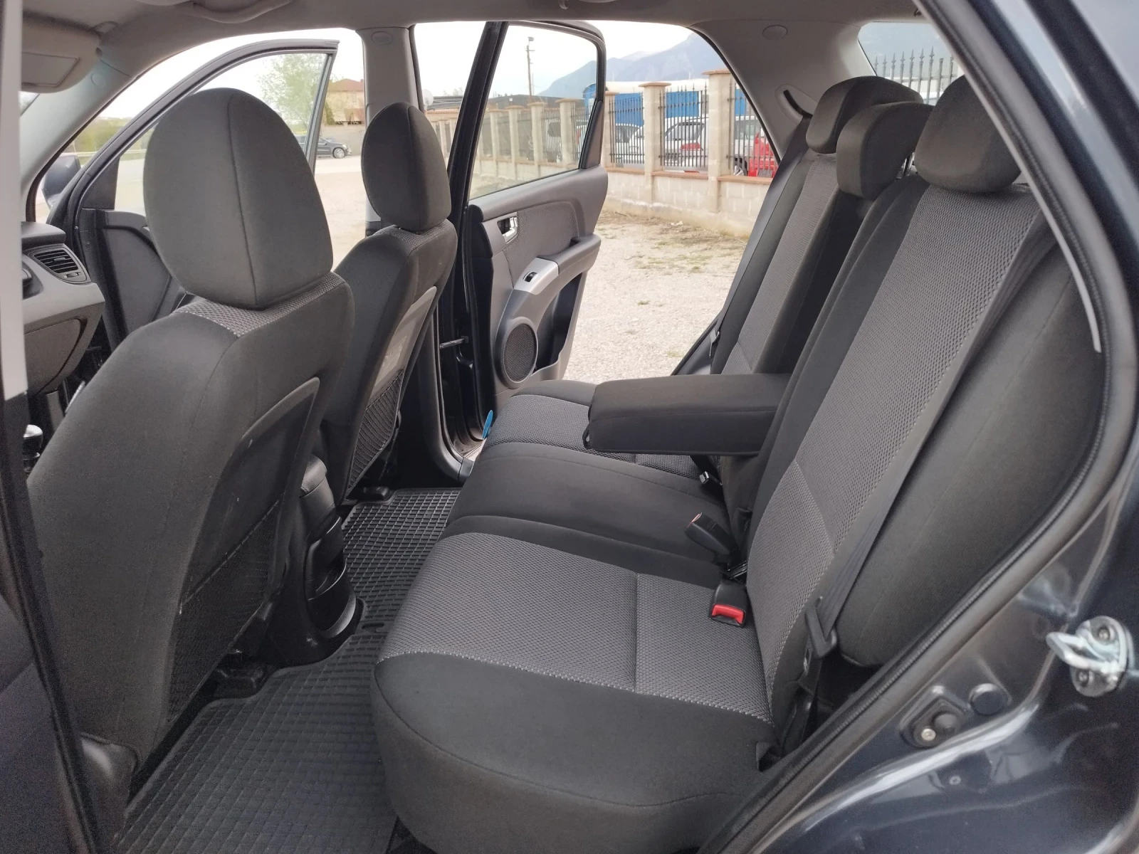 Kia Sportage 2.0 Crdi 140kc.4x4 - изображение 10