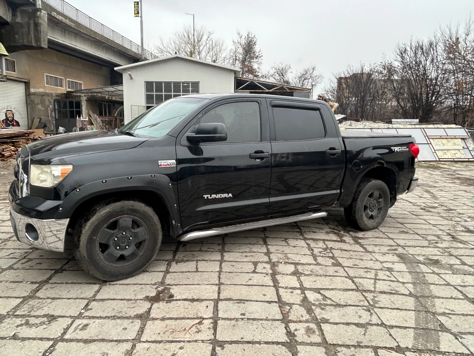 Toyota Tundra 5.7 V8 Double Cab - изображение 3