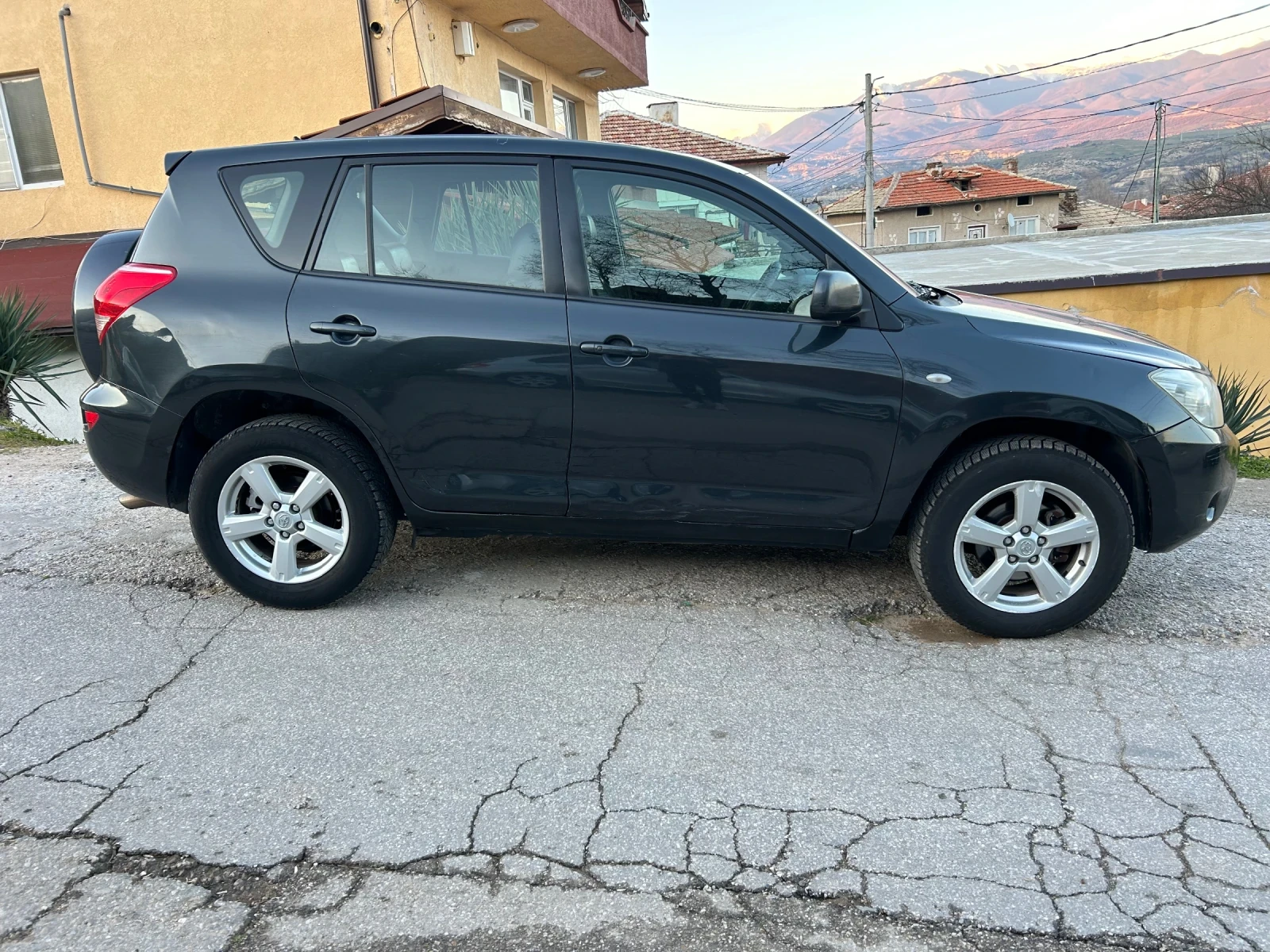 Toyota Rav4 2.0 Автоматик 4х4  - изображение 5